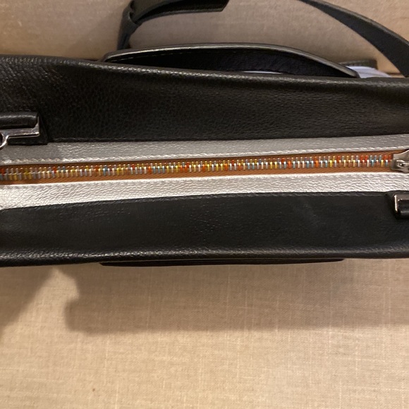 Mini & Mon Vali Crossbody Handbag - Picture 7 of 9